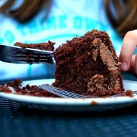 Bezlepkový čokoládovo-konopný dort